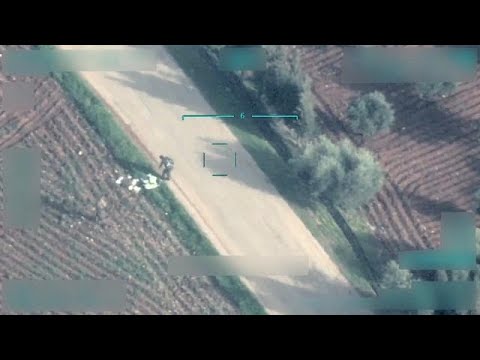 شاهد الجيش التركي يقضي على مقاتلين كرديين عن طريق طائرة بدون طيار