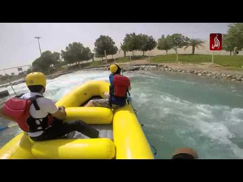 شاهد ممارسة ركوب المياه في وادي ادفنشر في الإمارات