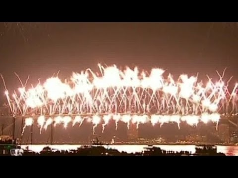 cities around the world celebrate 2017