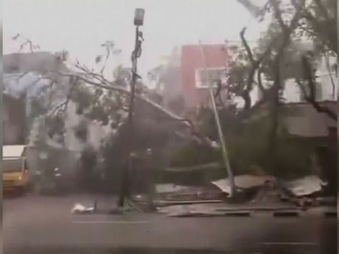 cyclone slams into southeast india