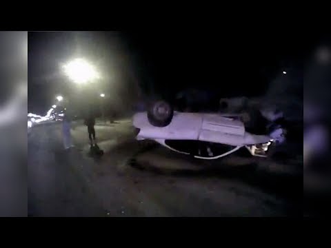 brave policemen save two teens