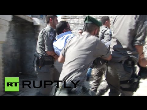 palestinians clash with israeli police