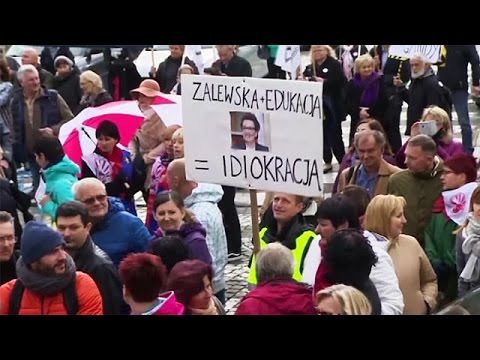 polands teachers protest over education changes