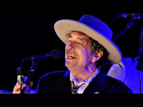 bob dylan accepts nobel literature award