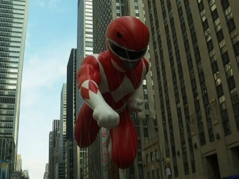 nyc parade features balloons