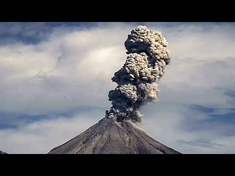 volcano colima sends new dust clouds